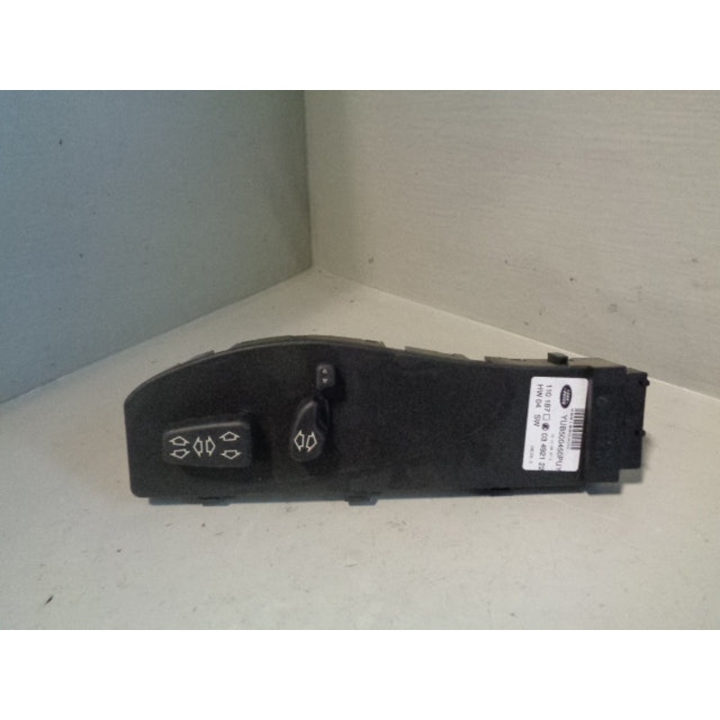 Range Rover L322 Electric Seat Switch Pack Near Side Front YUB500450PUY