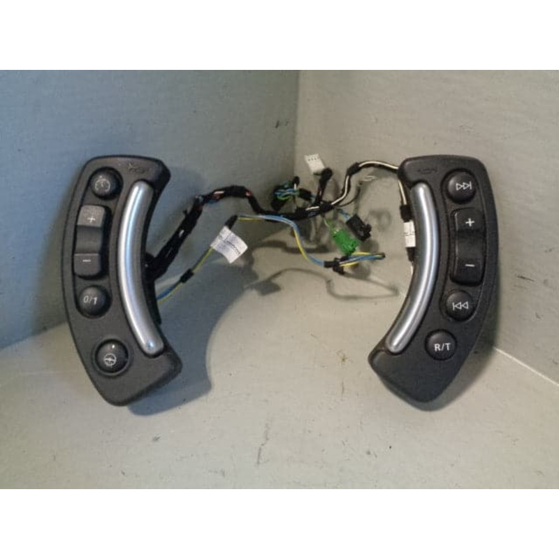 Range Rover L322 Stereo and Cruise Controls Steering Wheel Switches B09013