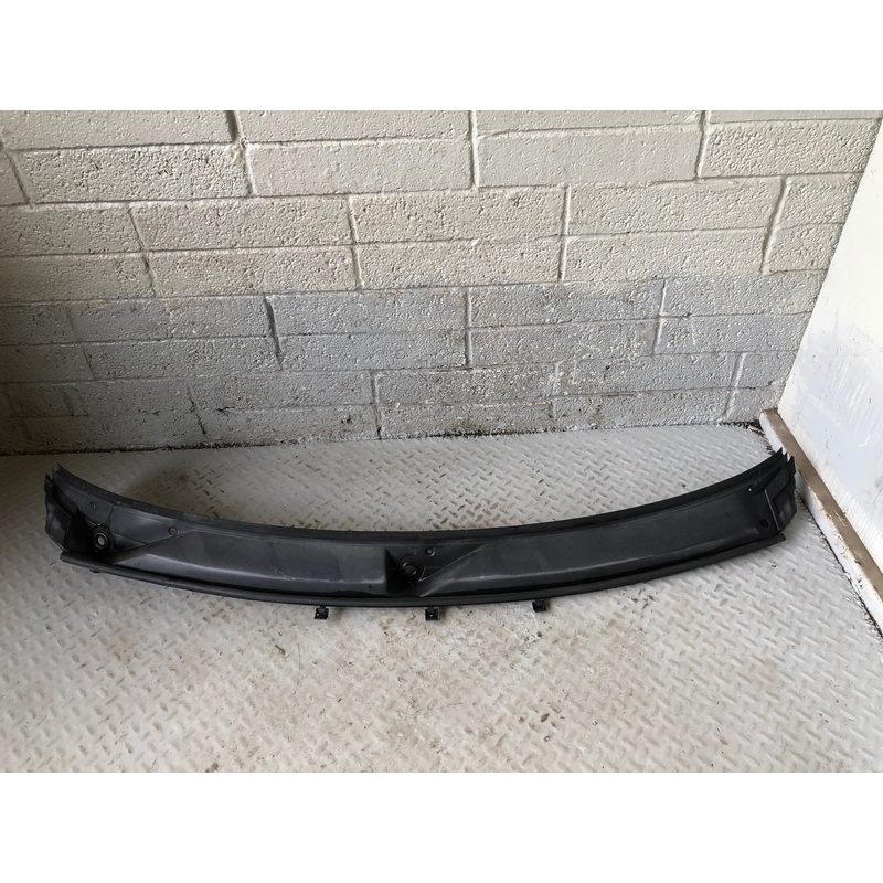 Range Rover L322 Scuttle Panel Windscreen DWD000024RMD Land Rover 2002 to 2006