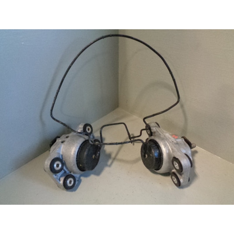 Range Rover L405 Engine Mounts Pair 3.0 SDV6 2013 to 2017