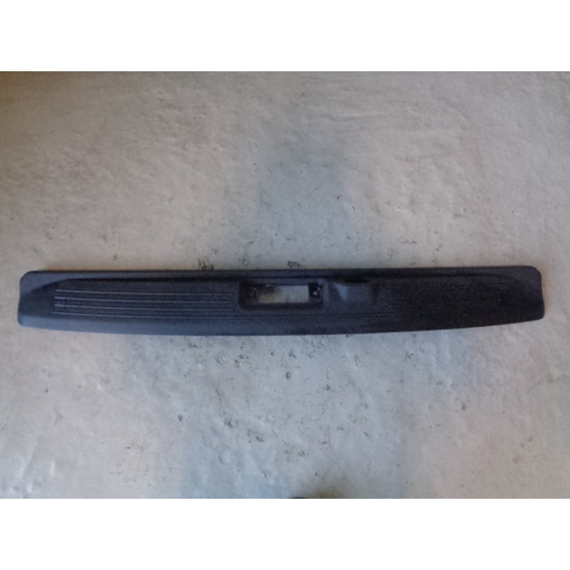Range Rover L405 Tailgate Trim Rear Upper Inner Finisher Moulding 2013 to 2017