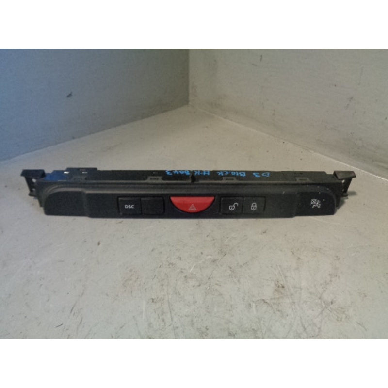 Discovery 3 Hazard Central Locking DSC Panel in Black YUL501290 Land Rover