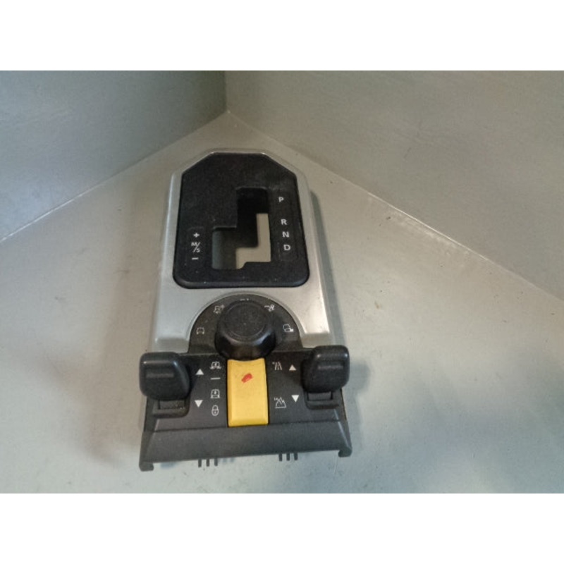 Discovery 3 Terrain Settings Panel Switch Air Suspension YUD501590WUX K29033