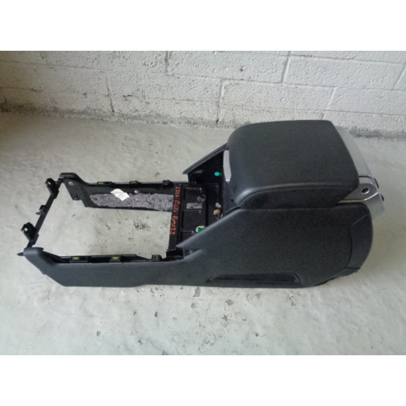 Range Rover L322 Leather Arm Rest Centre Console Black 12v Aux Facelift R09033