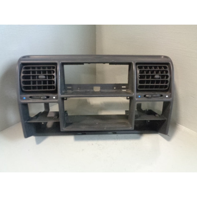 Discovery 2 Centre Air Vents Dashboard Panel Grey Land Rover 1998 to 2002 R01063