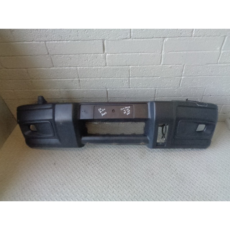 Discovery 2 Front Bumper Black Land Rover Pre-Facelift 1998 to 2002 R01063