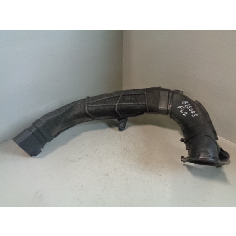 Freelander 2 TD4 Air Intake Pipe 6G92-9A675-BC 2.2 TD4 Land Rover 2006 to 2010