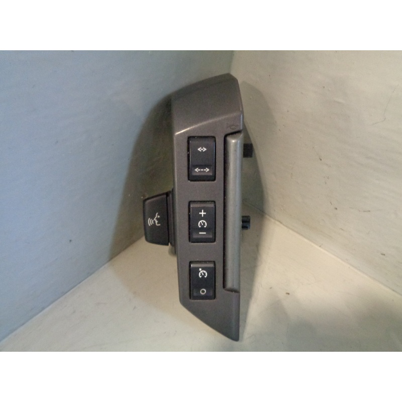 Range Rover Sport Steering Wheel Cruise Controls XPD500611WVH 2005 to 2009