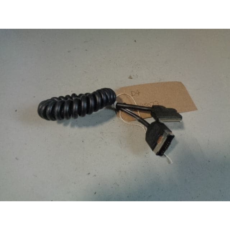 Discovery 4 Audio Interface Cable For Iphone Ipod AH22 19H461 AA 2009 to 2014