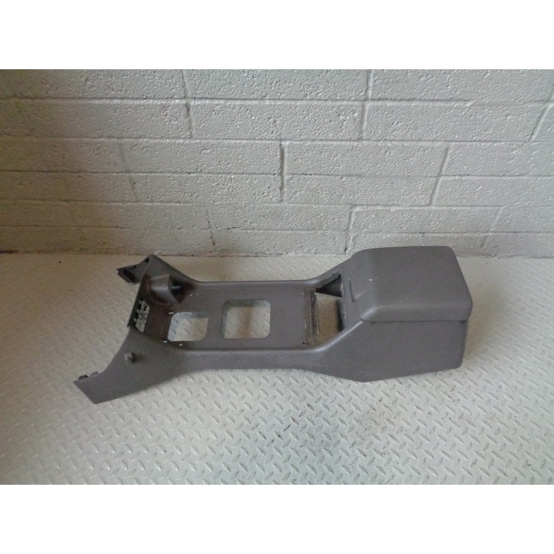 Discovery 2 Centre Console Arm Rest Grey Manual Land Rover 1998 to 2002 R07083