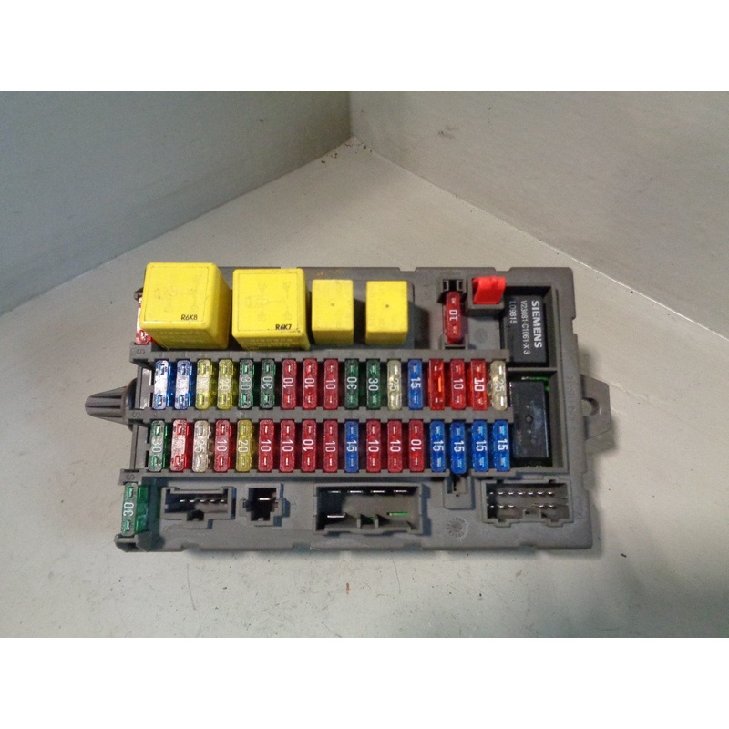 Discovery 2 Fuse Box Under Dash YQE103320 Land Rover 1998 to 2004
