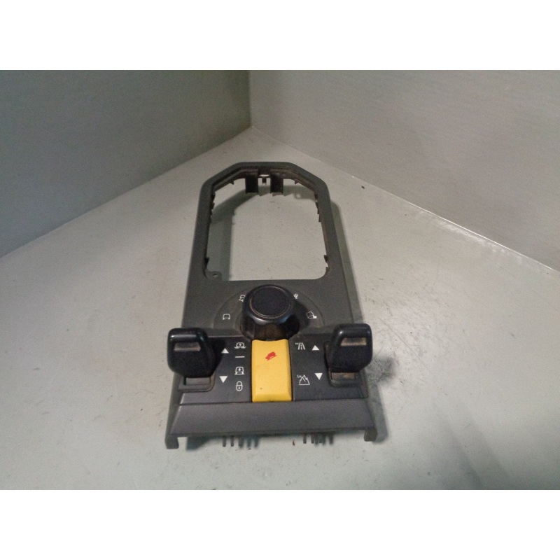 Discovery 3 Terrain Settings Panel Switch Air Suspension YUD501590WUX