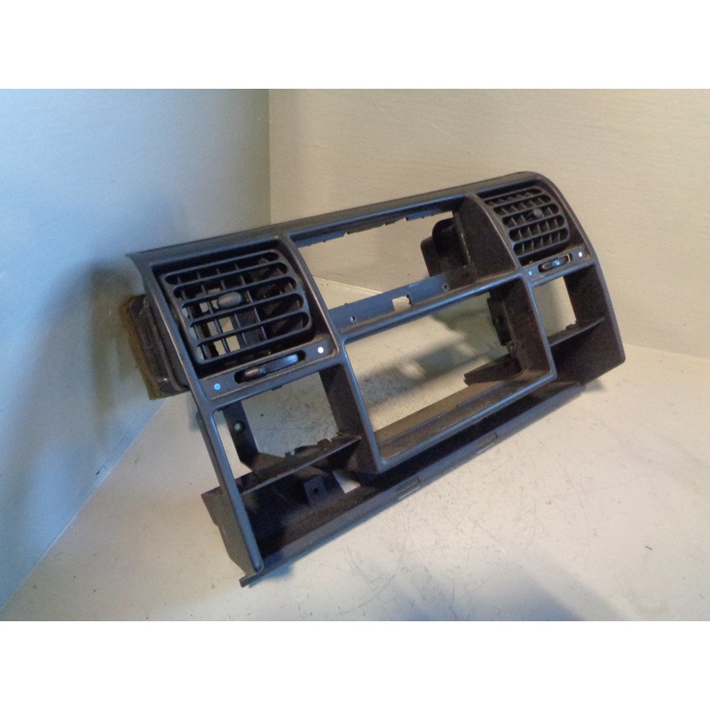Discovery 2 Centre Air Vents Dashboard Panel Black Land Rover 2002 to 2004