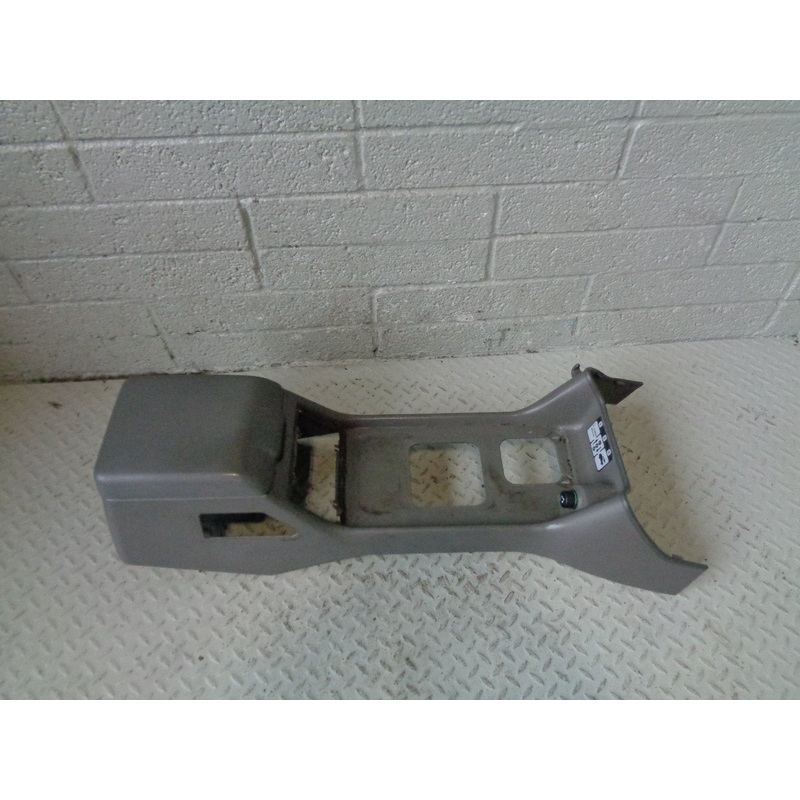 Discovery 2 Centre Console Arm Rest Grey Manual Land Rover 1998 to 2002 R20103
