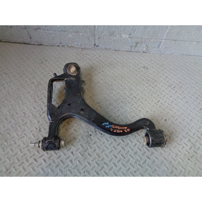 Discovery 3 Wishbone Control Arm Off Side Front Lower with Bolts Land Rover