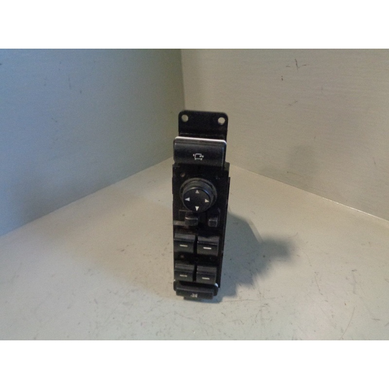 Range Rover L322 Window Switch Pack Off Side Front YUD000302PVA R31103