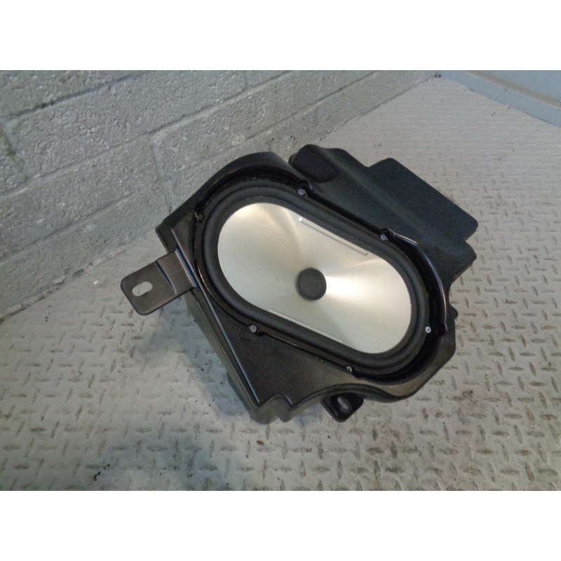 Range Rover L322 Subwoofer Harmon Kardon Logic 7 XQA500050 2005 to 2010