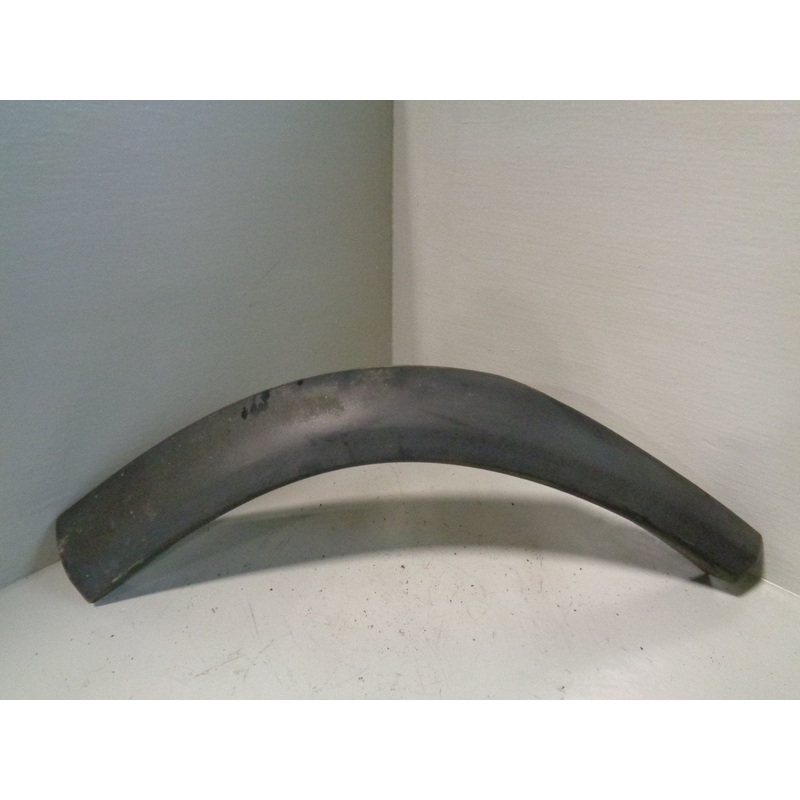 Discovery 2 Arch Trim Near Side Rear Wing DFK500210 Land Rover 1998 to 2004