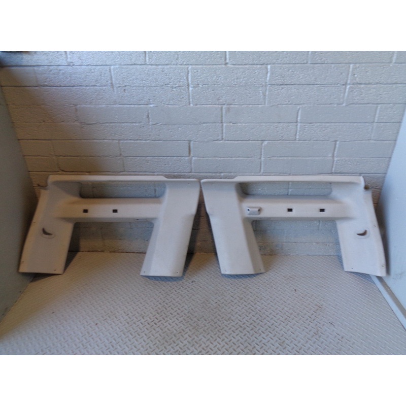 Discovery 2 Window Surround Trim Pair Rear Boot Land Rover 7 Seat 1998 to 2004
