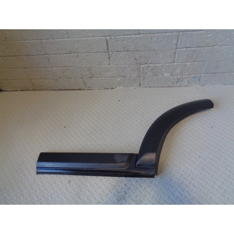 Discovery 3 Door Wheel Arch Moulding Trim Near Side Rear Land Rover 2004 to 2009