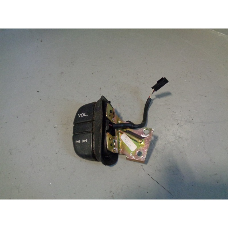 Freelander 1 Audio Stereo Controls Steering Wheel Land Rover 1998 to 2006