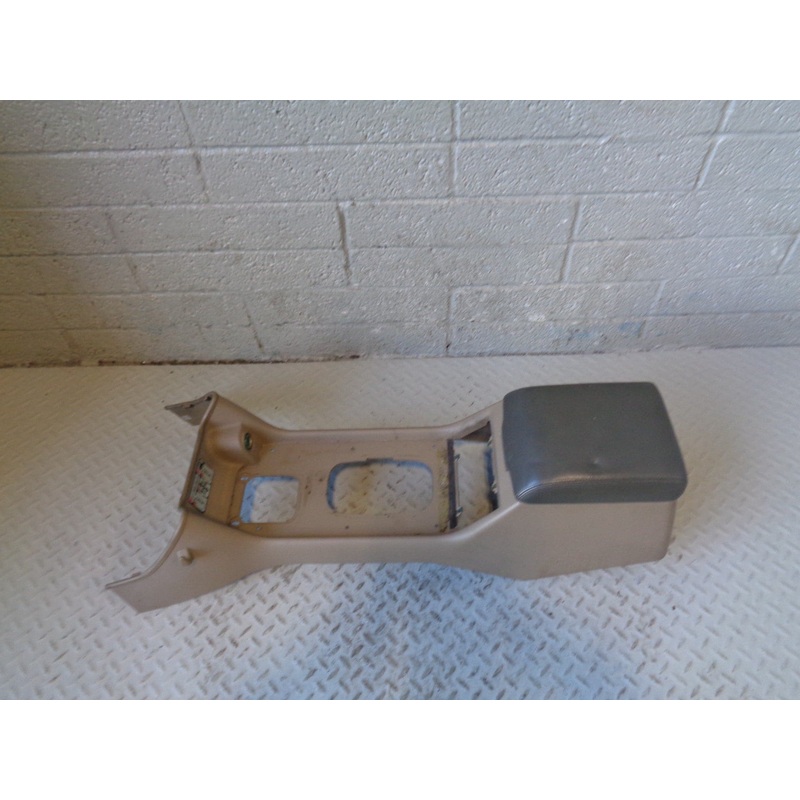Discovery 2 Centre Console Armrest Auto Adventurer Edition Land Rover R17014