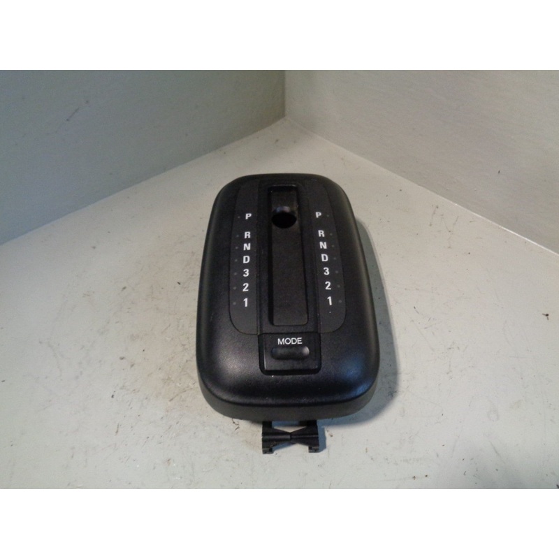 Discovery 2 Gear Selector Surround Automatic TD5 and V8 1998 to 2004 R26014