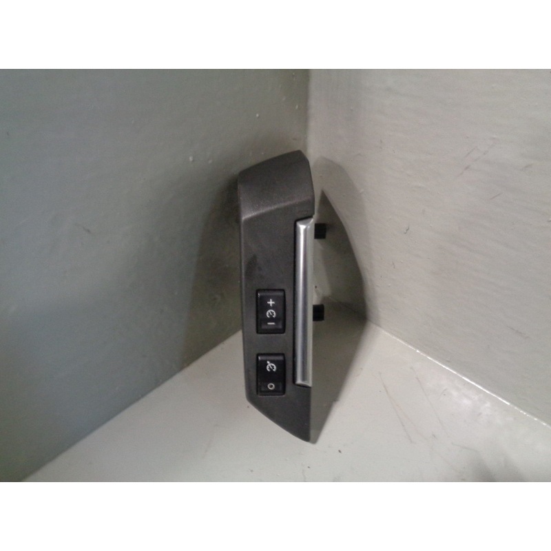 Freelander 2 Steering Wheel Cruise Controls XPD500740 Land Rover 2006 to 2010