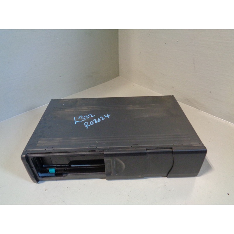 Range Rover L322 CD Multi Changer Alpine XQE000110PMAD 6 Disc 2002 to 2006