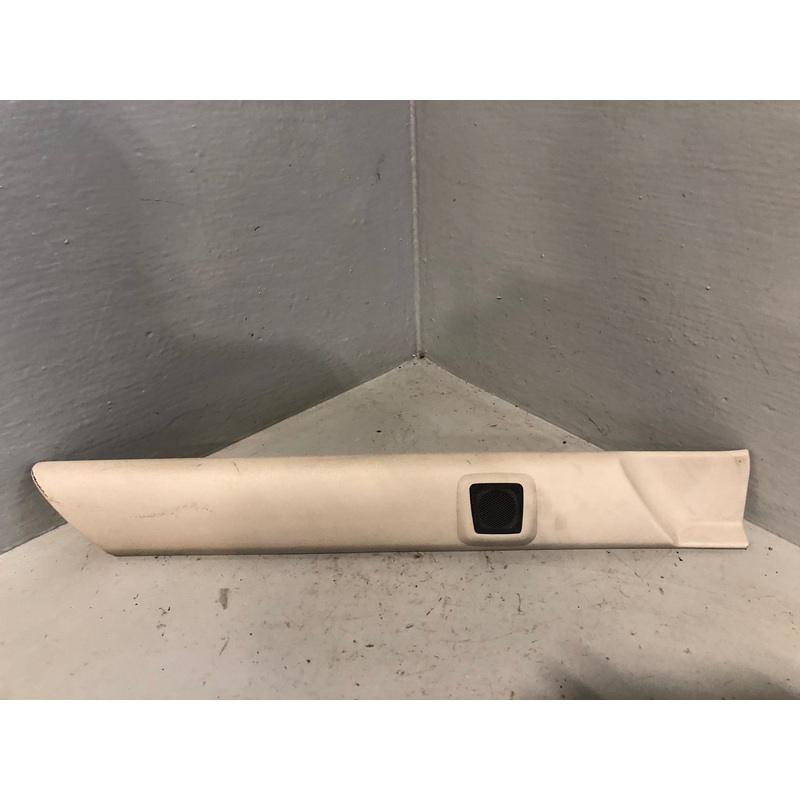 Discovery 2 Interior A Pillar Trim with Speaker Land Rover Off Side Front