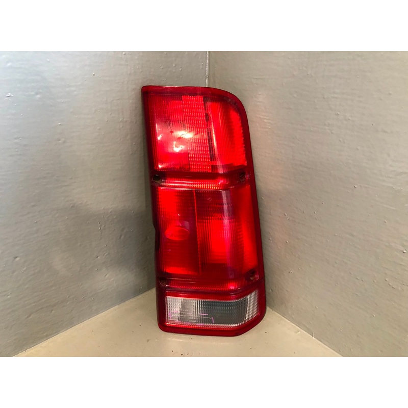Discovery 2 Rear Tail Light Cluster Upper Pre-Facelift Off Side Rear L06085