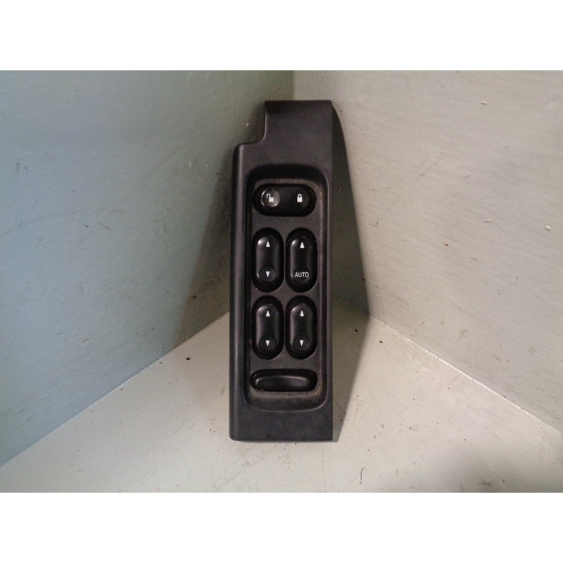 Freelander 1 Window Switch Off Side Front with Surround YUD500320PUY Land Rover