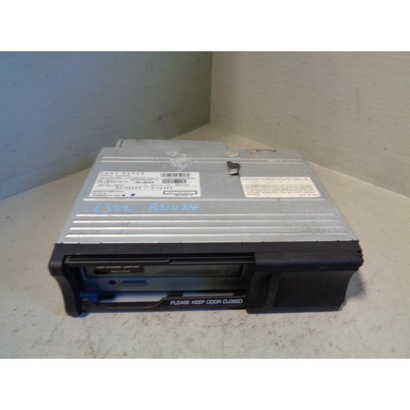 Range Rover L322 CD Multi Changer XQE500202 6 Disc Clarion 2005 to 2010