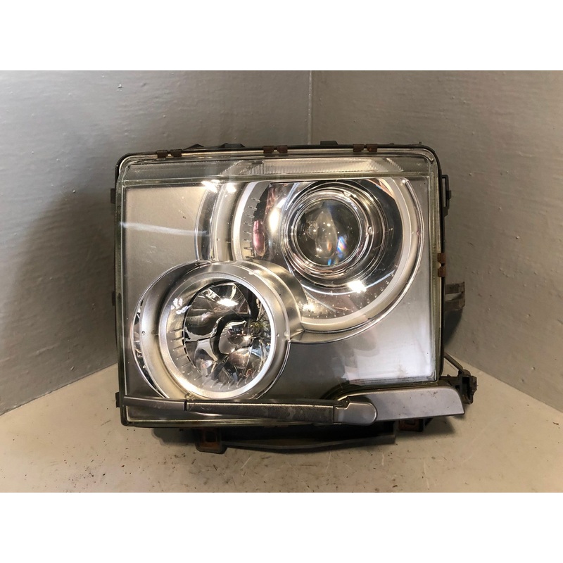 Range Rover L322 Headlight Xenon Near Side XBC000375 Head Lamp R31075