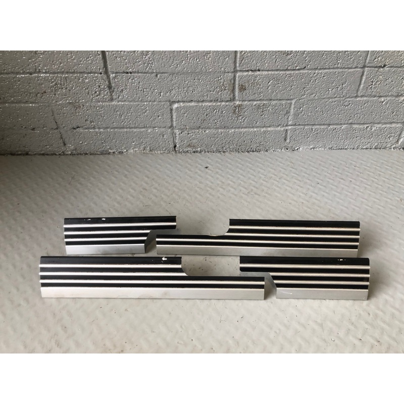 Range Rover L322 Kick Plates Full Set of 4 Aluminium Black 2002 to 2013 R31075