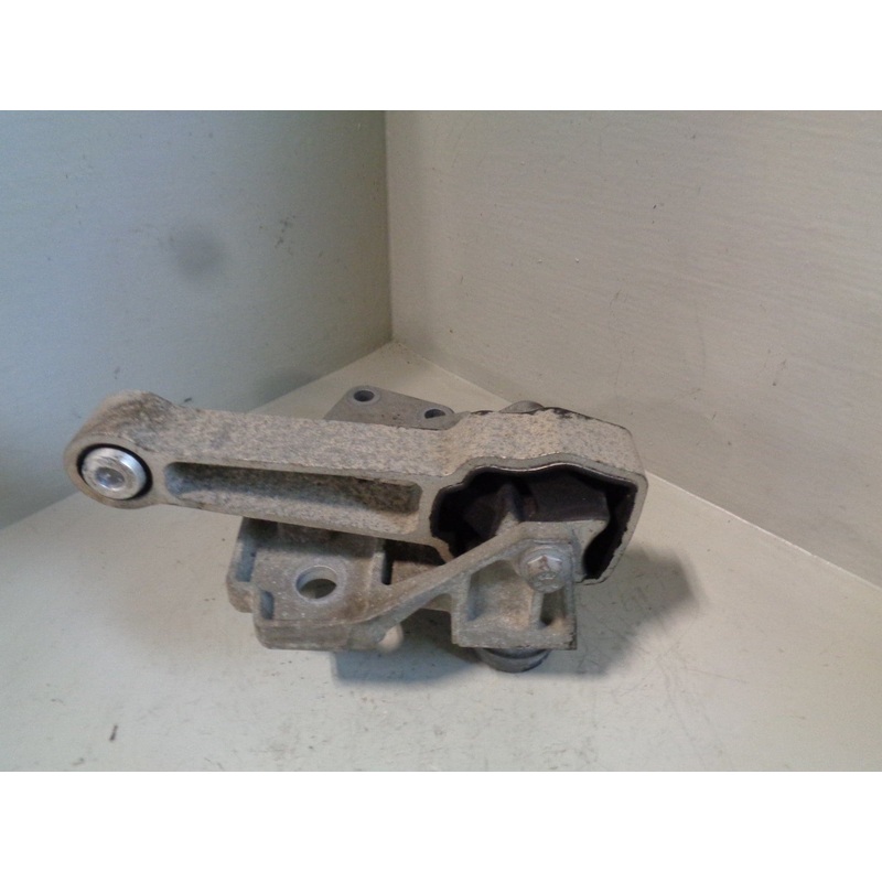 Freelander 2 Engine Mount Off Side Right Land Rover 2006 to 2011 R06034