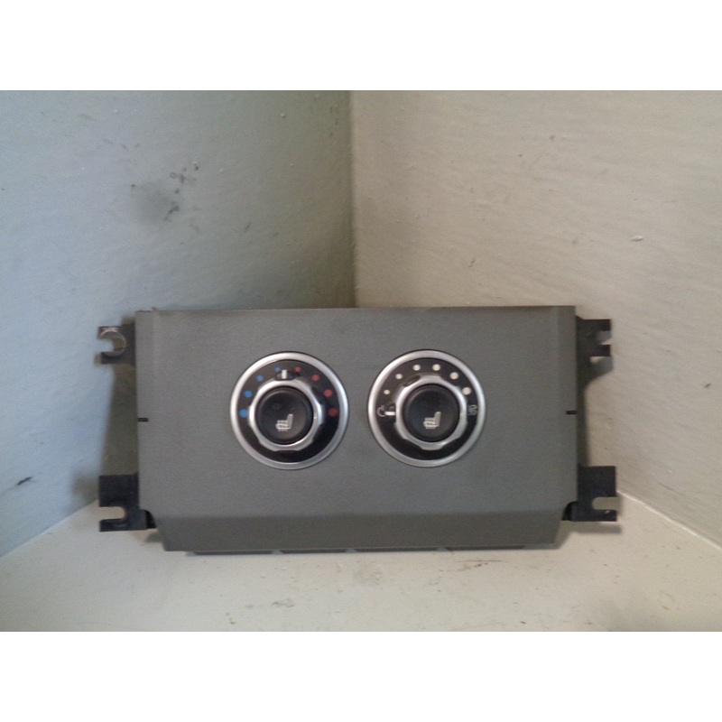 Range Rover L322 Rear Centre Console Heater Control Switch JFC500550LZL