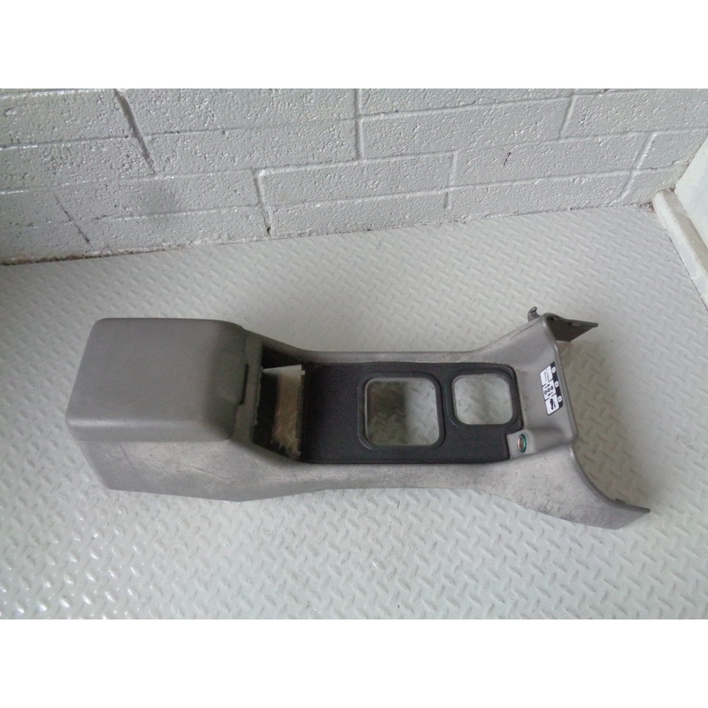 Discovery 2 Centre Console Arm Rest Grey Manual Land Rover 1998 to 2002 R18044