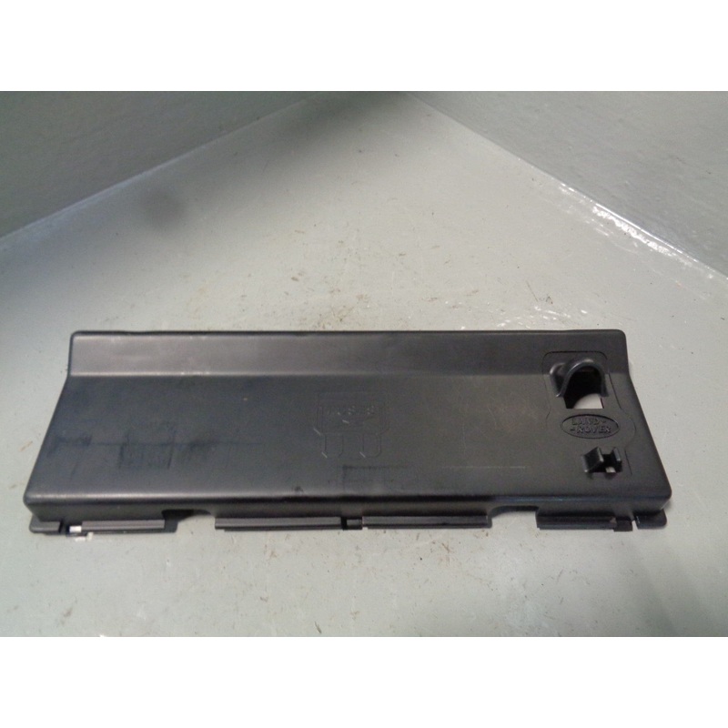 Freelander 1 Internal Fuse Box Cover YQS000282 Plastic 2004 to 2006 Land Rover