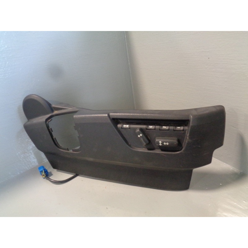 Freelander 2 Seat Valance Trim Off Side Black with Seat Switches Land Rover