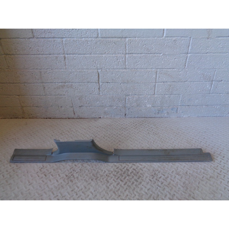 Range Rover Sport Sill Cover Plastic Trim Off Side Front Interior EMG500510