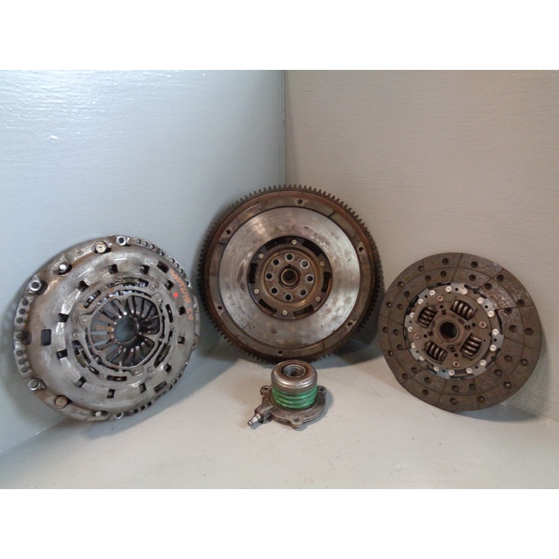 Discovery 3 Clutch Dual Mass Flywheel Slave Cylinder 2.7 TDV6 2004 to 2009 Kit