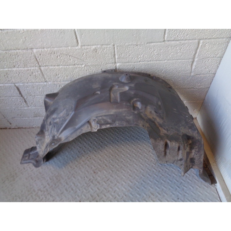 Discovery 4 Wheel Arch Liner Near Side Front CLP500253 Land Rover 2009 to 2016
