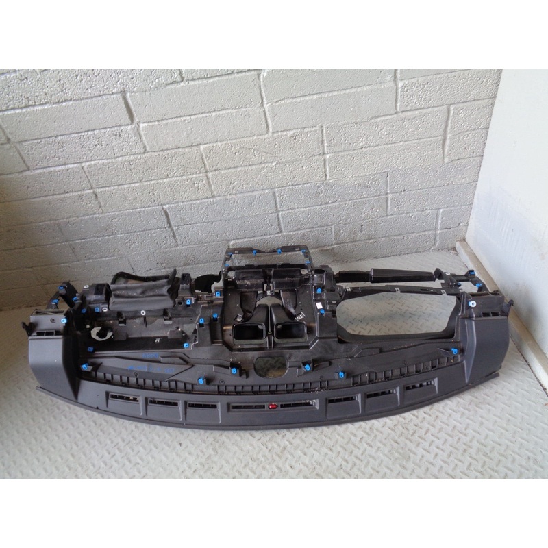 Range Rover L322 Dashboard Frame in Black Facelift 2010 to 2013 R05074