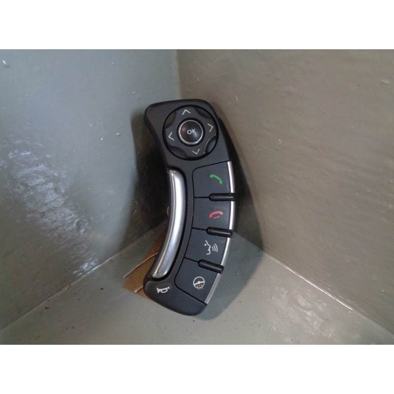 Range Rover L322 Phone Heated Steering Wheel Switches CH42-13D767-DA Facelift