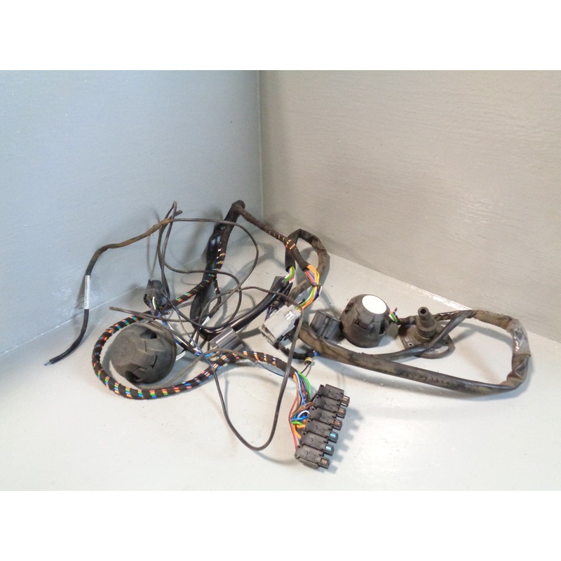 Range Rover Sport Tow Loom and Socket Set Plugs 2005 to 2009 Land Rover K08074