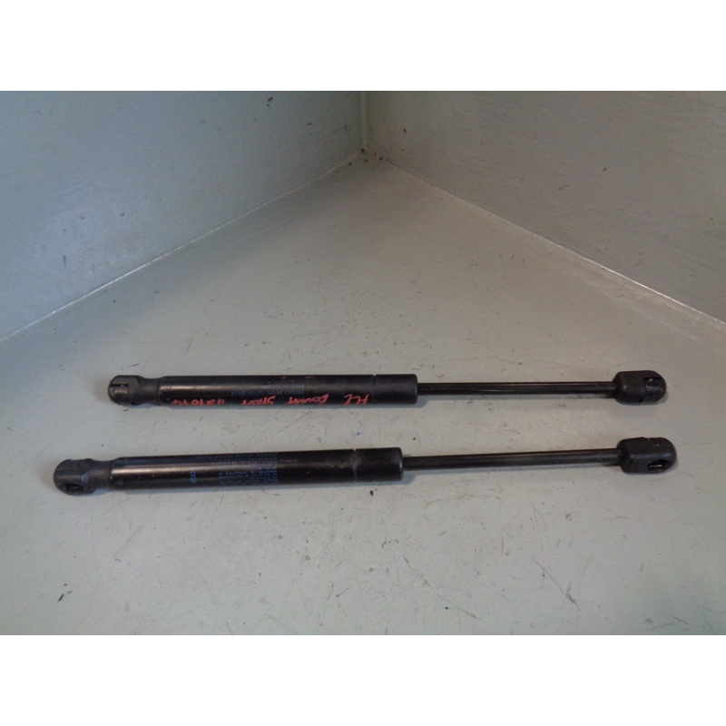 Freelander 2 Bonnet Lift Struts Gas Pair Of Land Rover 2006 to 2011