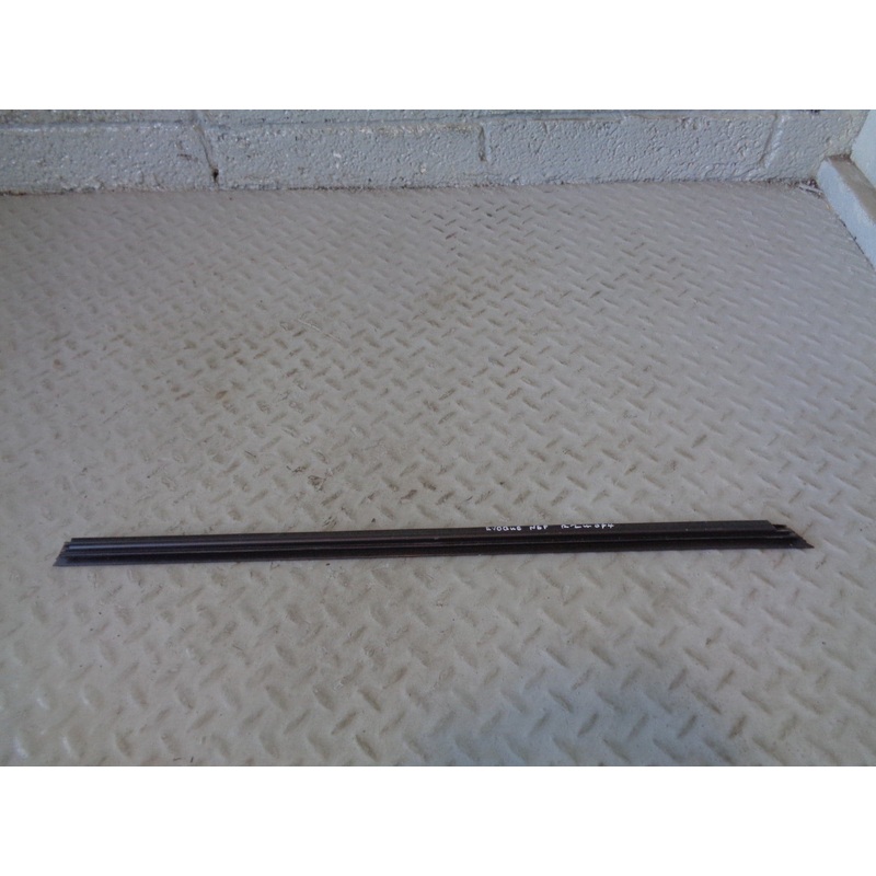 Range Rover Evoque Internal Window Seal Weather Strip Near Side Front 5 Door