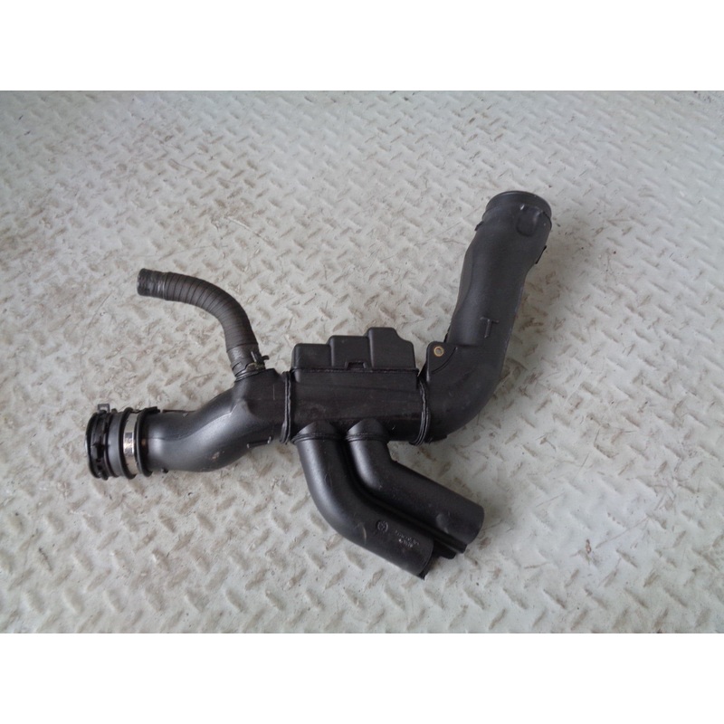 Range Rover L322 Air Intake Pipe 4.4 TDV8 BH42-9F876-BB 2010 to 2013