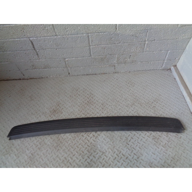 Range Rover L322 Bumper Rear Top Scuff Plate Panel Trim 9H42 17E962 AAW